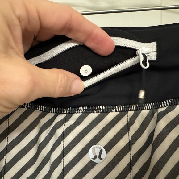 Lululemon Pace Setter skirt 8 - Picture 3 of 3